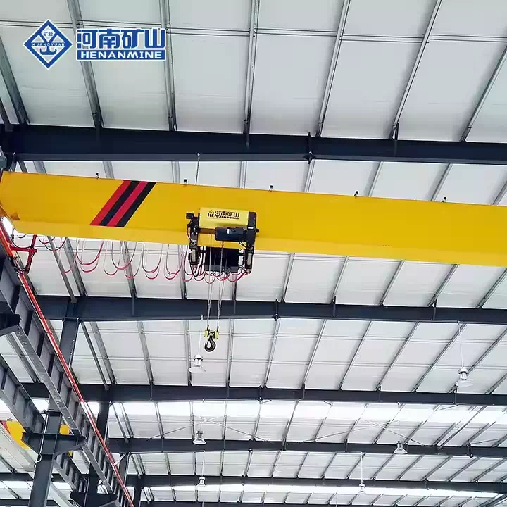 Space-Saving Industrial Hoist